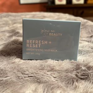 Glow on Beauty Refresh + Reset Brightening Mud Mask